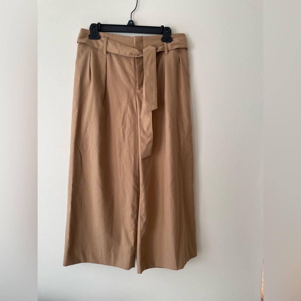Banana Republic Wide Leg Belted Capri Pants Size 8 NWT